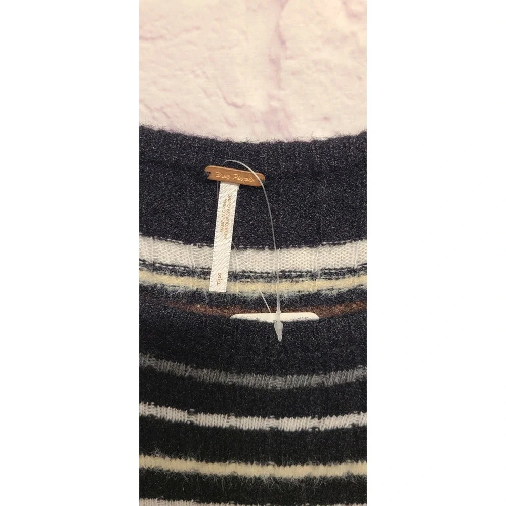 Free People Striped‎ Off The Shoulder Sweater Black Brown Cream Size Small - Picture 8 of 8